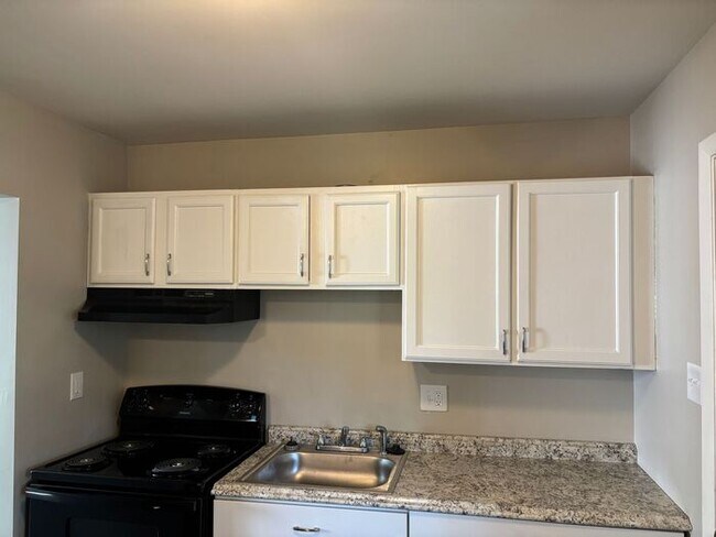 Foto del edificio - Charming 2-bedroom and 1-bathroom house lo...