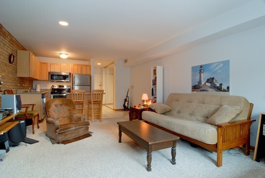 Foto del edificio - 2828 N Burling St