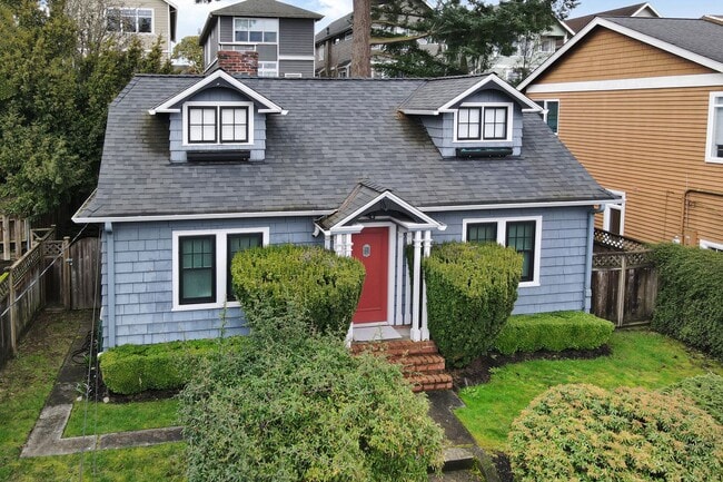 Building Photo - Ravenna Home