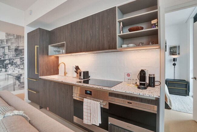 Foto del edificio - 601 NE 1st Ave