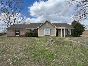 Building Photo - 7077 Tudor Ln