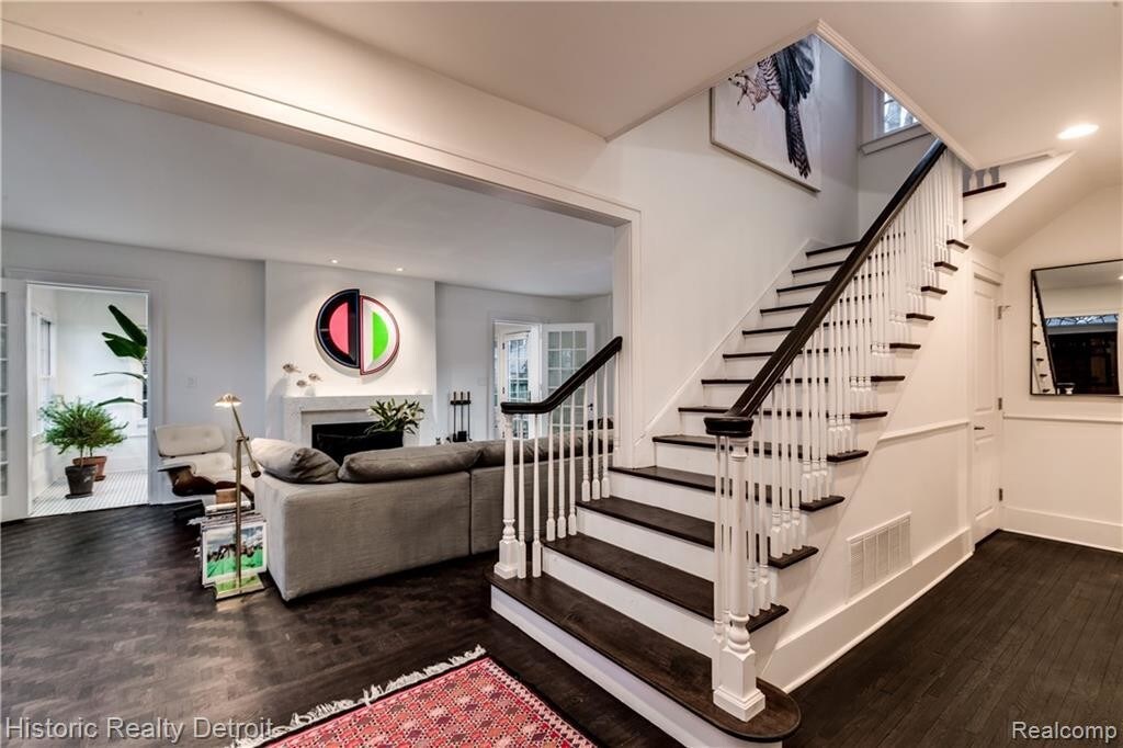 Foto principal - 2955 Burns Ave