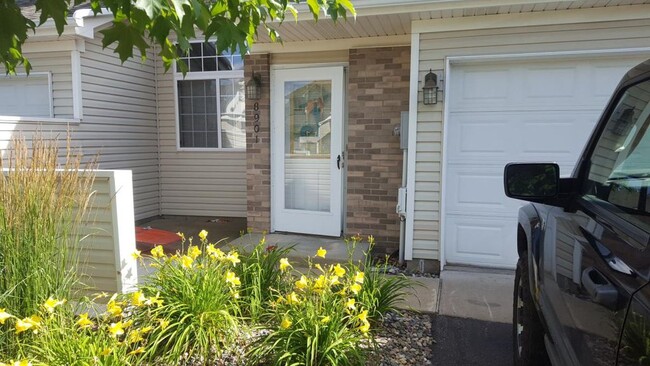 Foto del edificio - 8976 Spring Ln