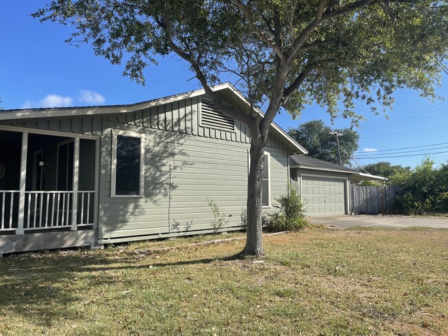 Building Photo - 3001 Austin St