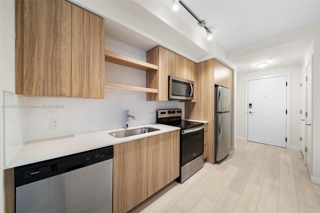 Foto del edificio - 555 NE 8th St