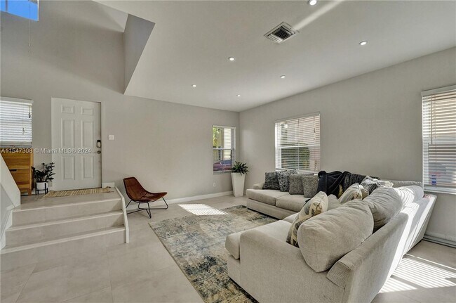 Foto del edificio - 10120 NW 6th St