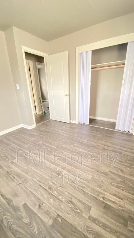 Foto del edificio - 1015 W Keefe Ave