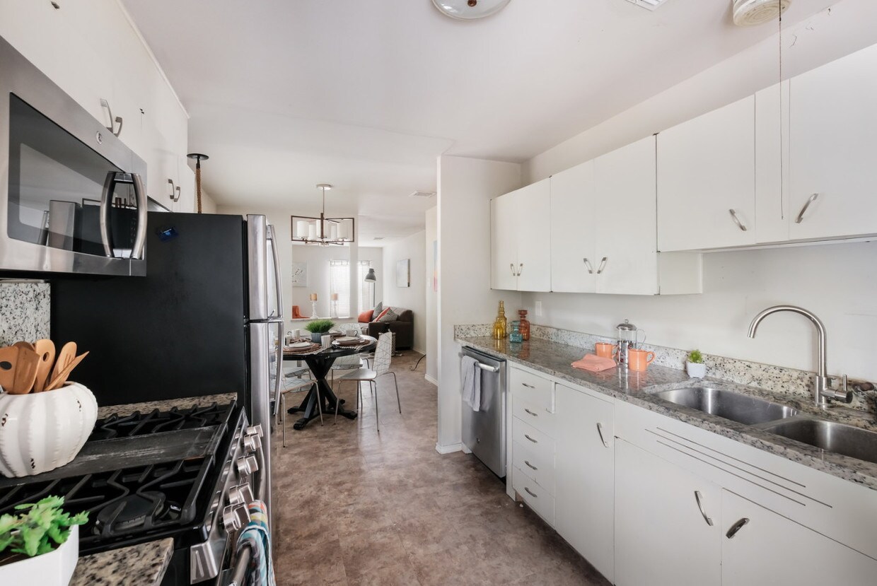 2906 Woodcliffe St, San Antonio, TX 78230 House Rental in San Antonio