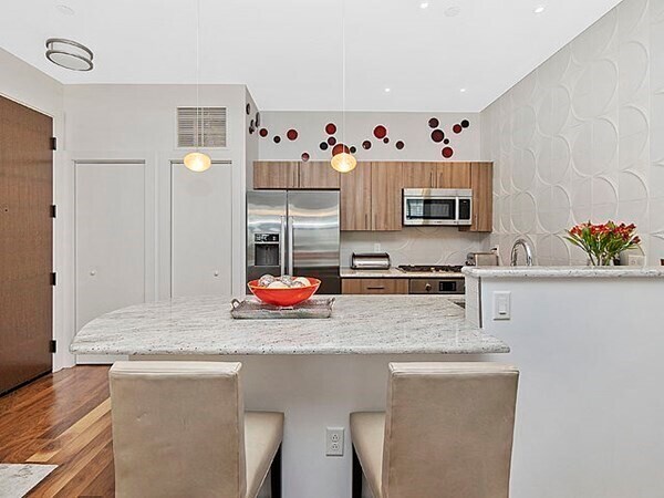 Primary Photo - 39 1st Ave