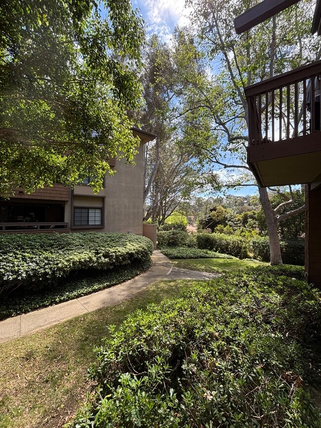 Foto del edificio - 8860 Villa La Jolla Dr