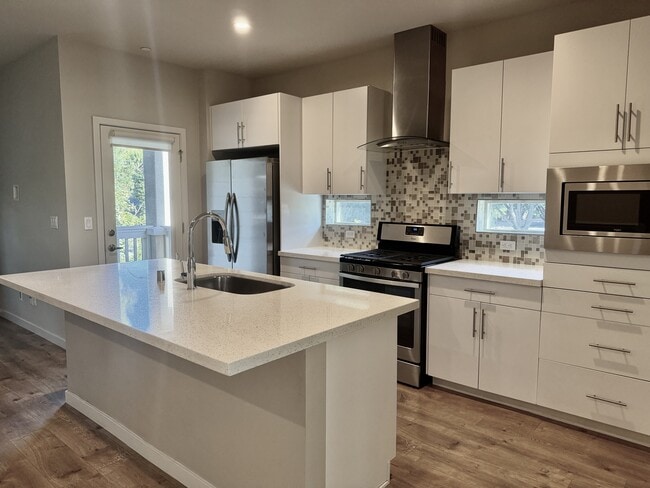 Photo - 489 McClatchy Way House