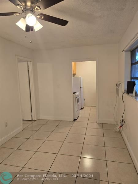 Foto del edificio - 351 N 70th Terrace