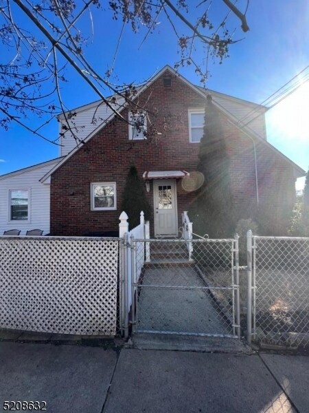 Foto del edificio - 219 Bergen Ave