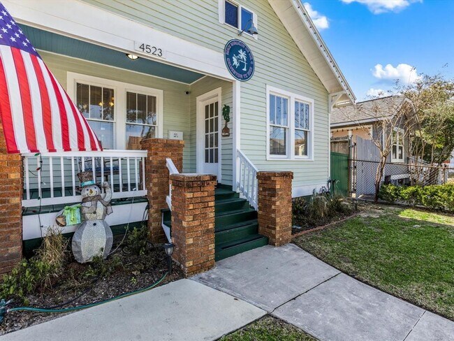 Building Photo - 4523 Avenue Q