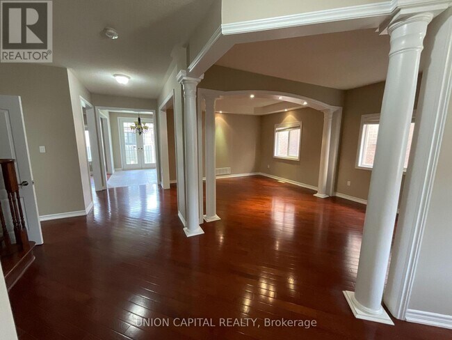 Building Photo - 54 Kindy St