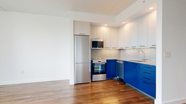 Interior Photo - Broadridge