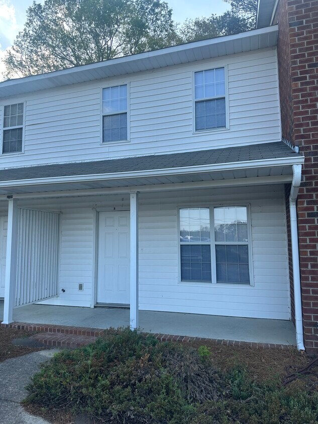 2108 Rouse Rd, Kinston, NC 28504 Townhome Rentals in Kinston NC