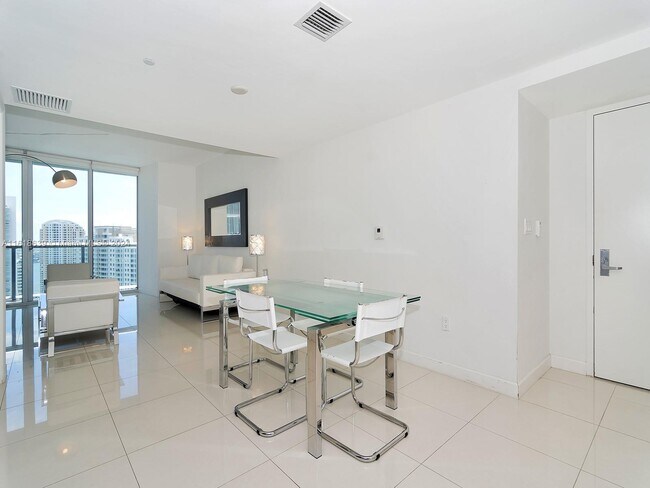 Building Photo - 485 Brickell Ave