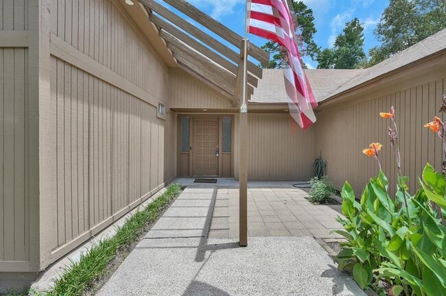 Building Photo - 5928 Sinclair Dr