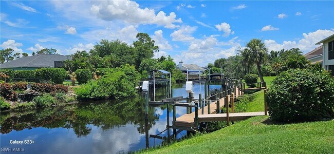 Foto del edificio - 15140 Riverbend Blvd