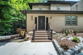 Building Photo - 1126 Briarcliff Pl NE