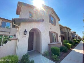 Building Photo - 3726 E Angstead Dr