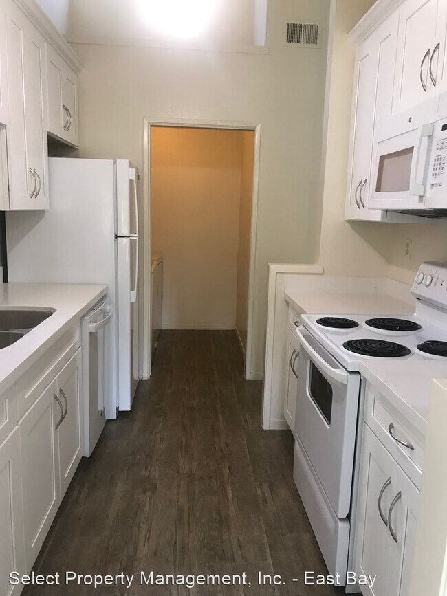 Building Photo - 2 br, 2 bath House - 3284 La Mesa Drive #2