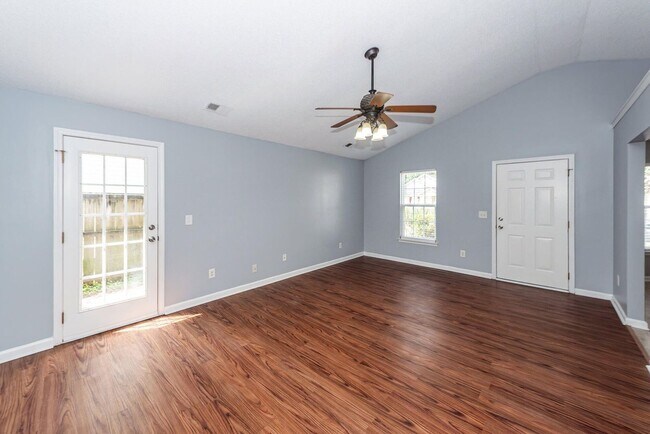 Foto del edificio - Charming move-in ready 3-bedroom, 2-bath!
