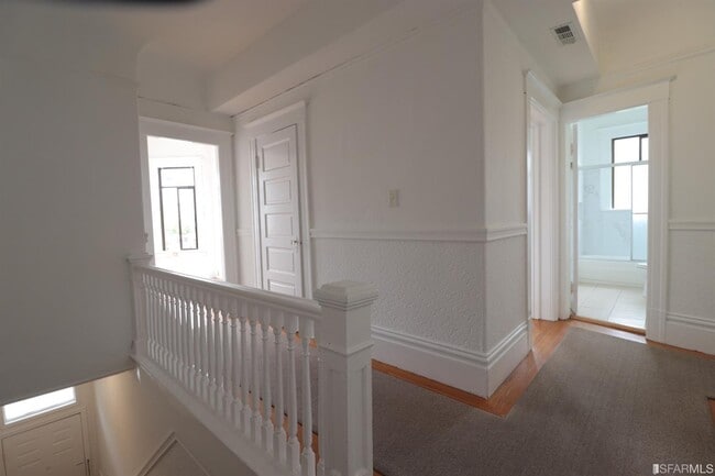 Building Photo - 602 5th Ave