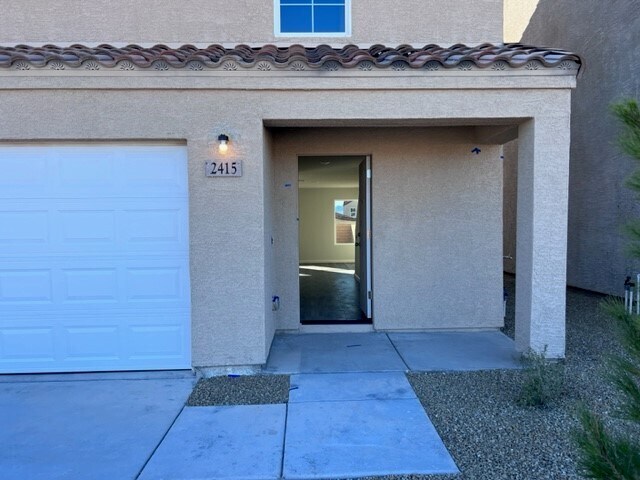 Building Photo - 2415 Village Dr