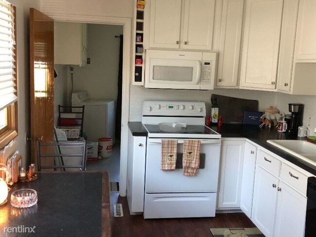 Foto del edificio - 2 br, 1 bath House - 25 Berg Ave