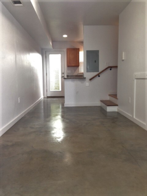 Sala de estar/Comedor/Cocina - 120 S Cypress St