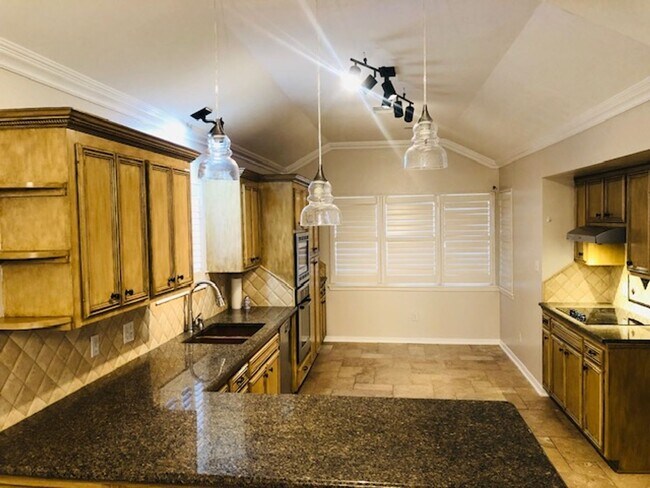 Building Photo - 1/2 OFF FIRST MONTH'S RENT - University Te...