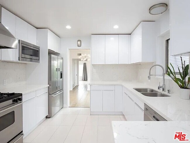 Foto del edificio - 6302 N San Gabriel Blvd