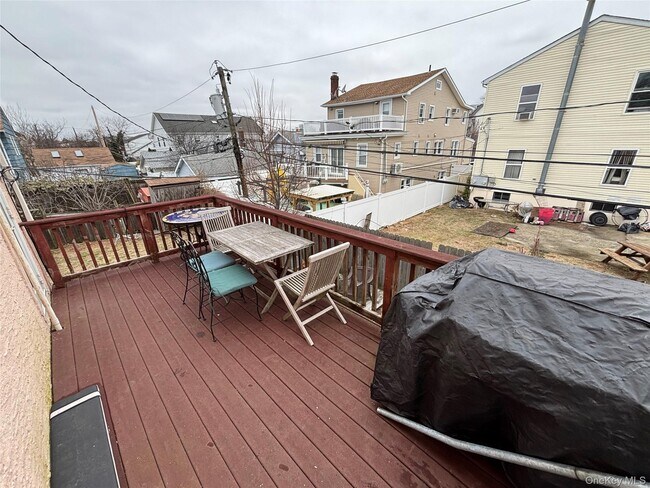 Foto del edificio - 329 E Chester St