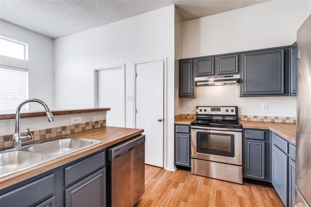 Foto del edificio - 2624 Crystal Falls Dr