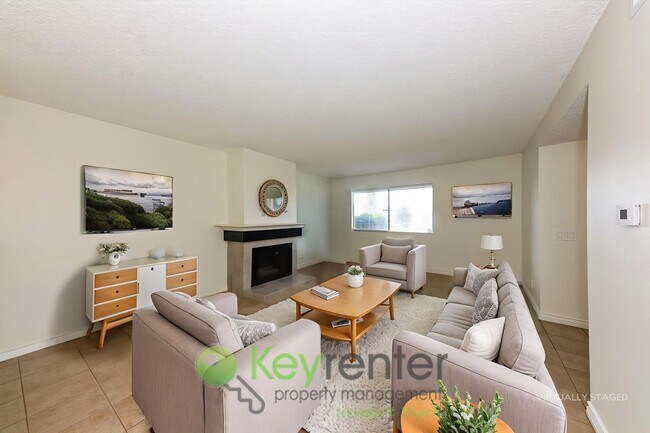 Building Photo - Exclusive Newport Terrace Condos - Trails to the Beach!