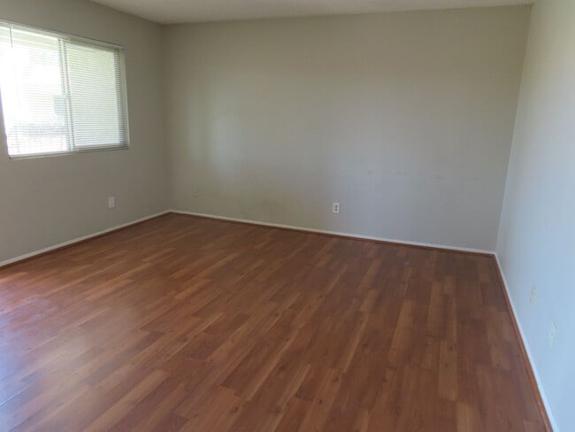 Building Photo - North Mesa 2 Bedroom 2 Bath Condo in Gated Community