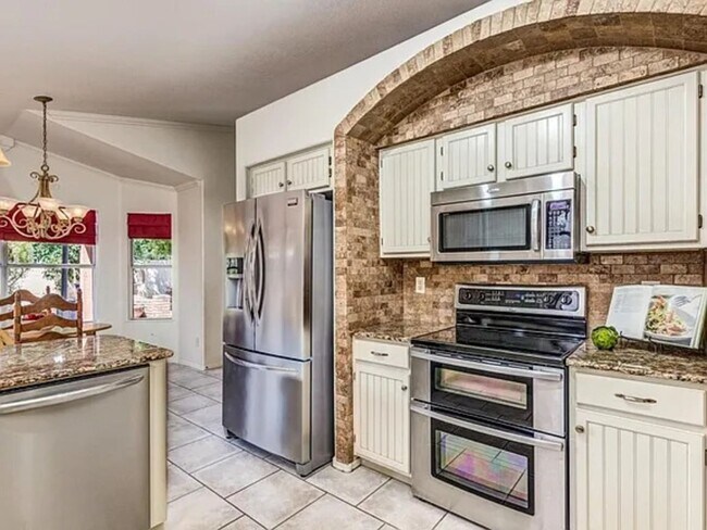 Foto del edificio - 4536 E Thistle Landing Dr