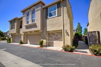 Building Photo - 2050 Sierra View Cir