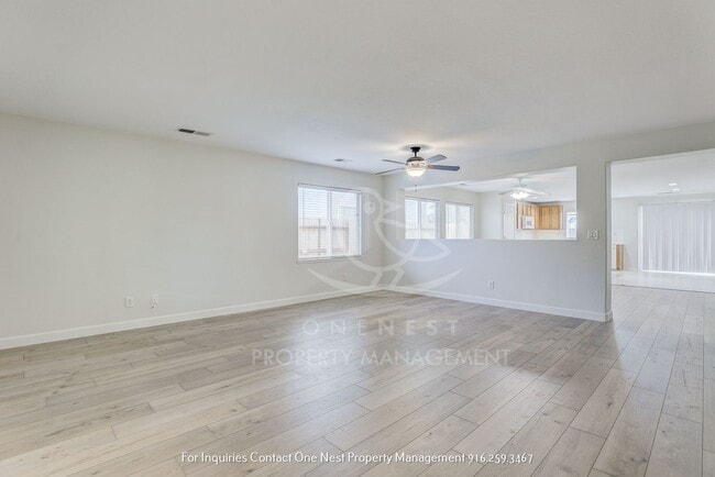 Building Photo - Plumas Lake Beauty - Brand new flooring an...