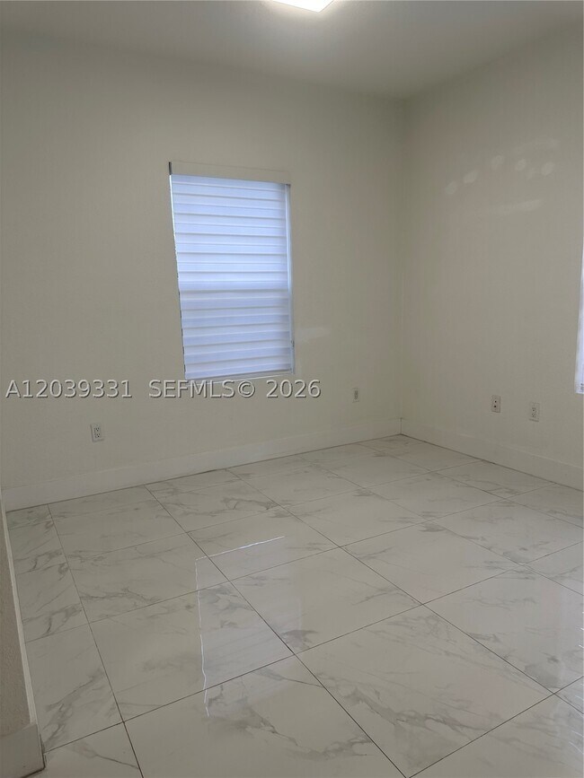 Building Photo - 6410 SW 139th Ave
