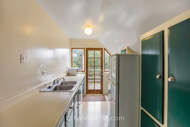 Building Photo - Charming, Spacious 1br in Inner Richmond!!!