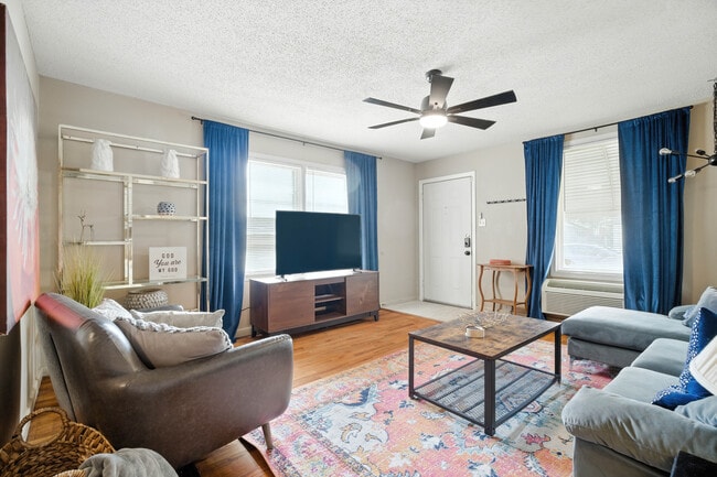 Building Photo - 1924 17th St