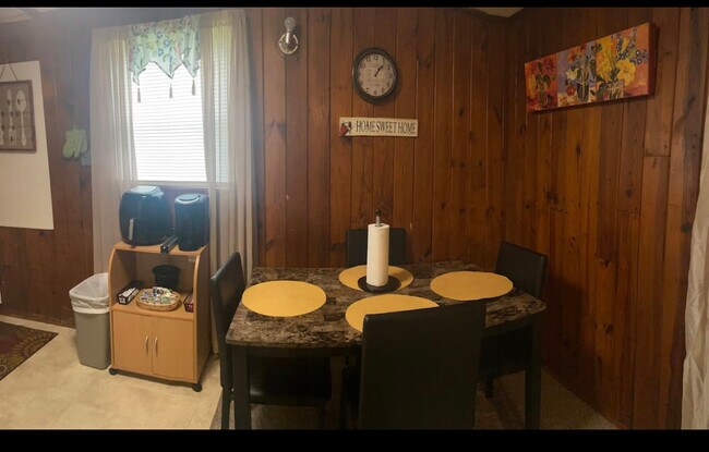 Foto del edificio - 2708 N G St