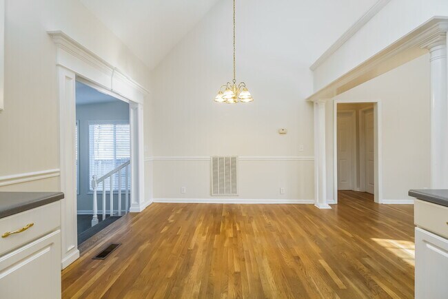 Foto del edificio - 3019 Overhill Ct