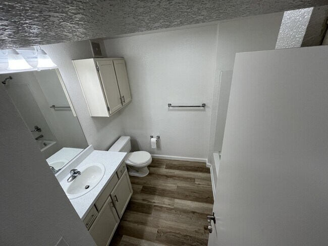 Foto del edificio - The Oaks at Sunset Phase II