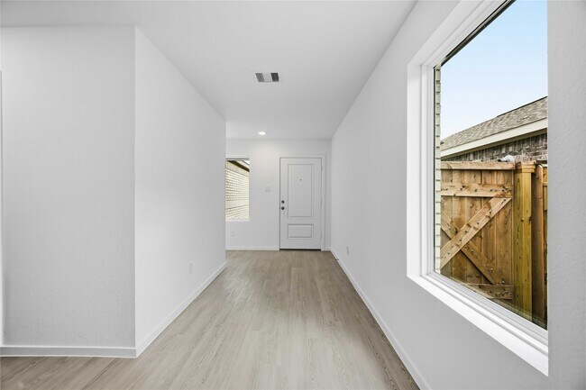 Foto del edificio - 16842 Spotted Oak Dr