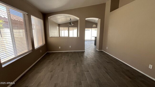 Building Photo - 1690 E Countrywalk Ln