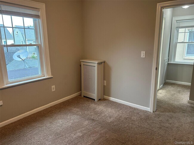 Foto del edificio - 248-15 89th Ave